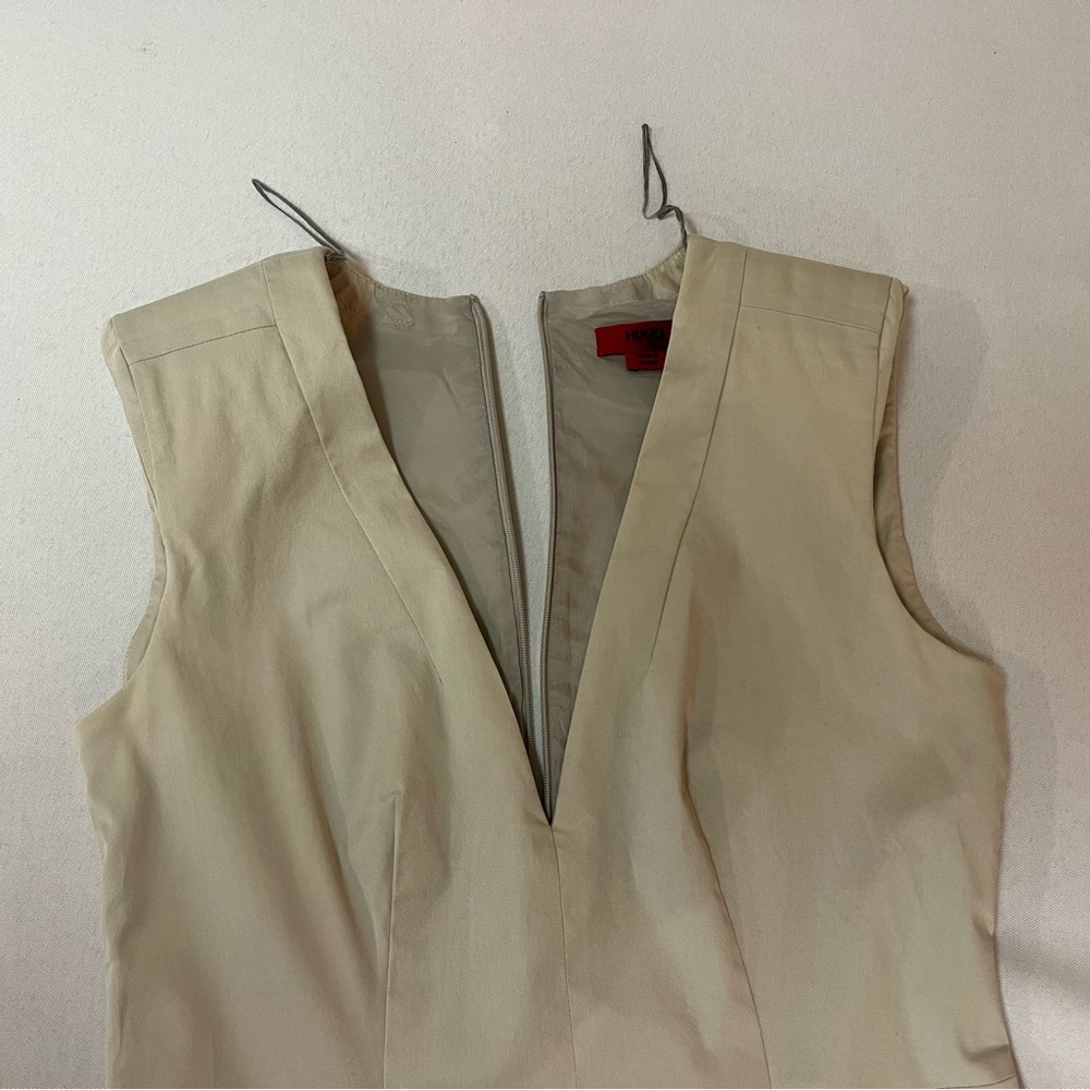 Hugo Boss Elegant Taupe Beige Structured Short Sleeveless Dress - 4 - Picture 6 of 13